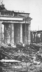 The area around the Brandenburger Tor in 1945