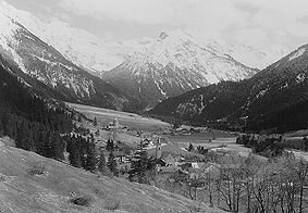 The small village of Hinterstein (1985)